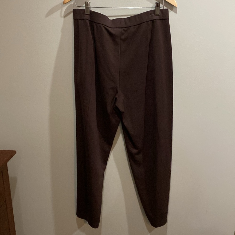 Never been worn Eileen Fisher set. Top is XL, bottom is medium sold as a set - Picture 9 of 9